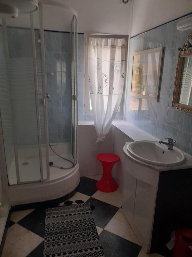 Auberge Des Garrigues Нім Екстер'єр фото