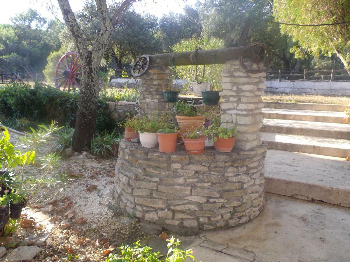 Auberge Des Garrigues Нім Екстер'єр фото